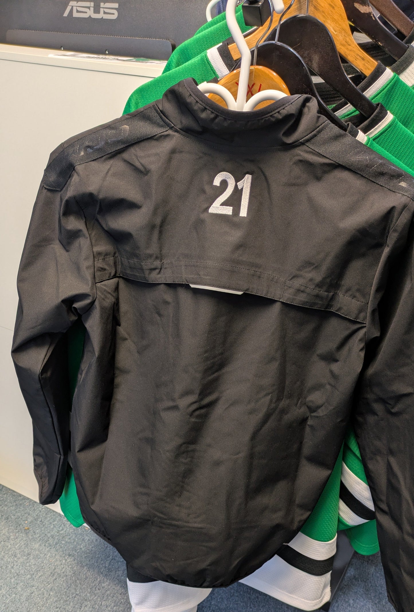 CCM LIGHTWEIGHT RINK JACKET // YOUTH XL - #21